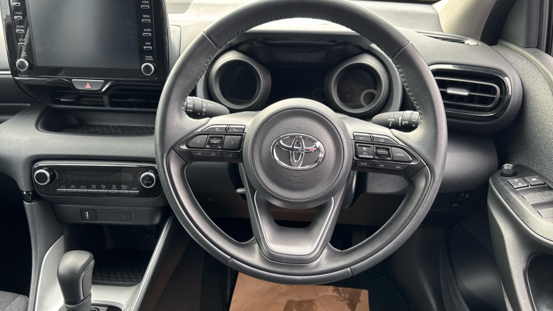 Toyota Yaris 1.5 Hybrid Design 5dr CVT Hybrid Hatchback